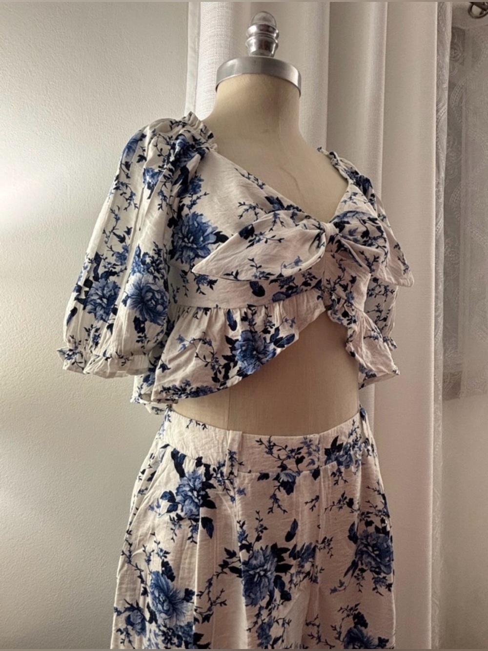 Sienna Sky Shirt/Pants in Blue & White Floral, XL, VGUC